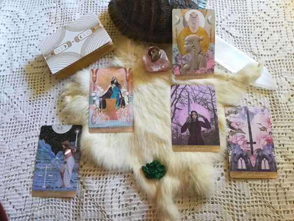 Gingers Five Card Tarot Spread